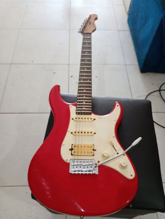 Vendo guitarra Yamaha EG 112