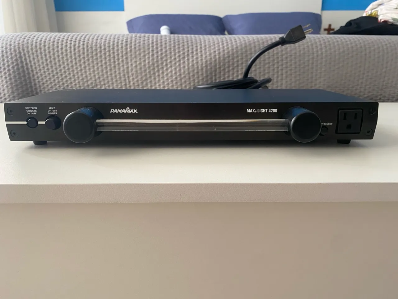 Condicionador de Energia Panamax Max Light 4200