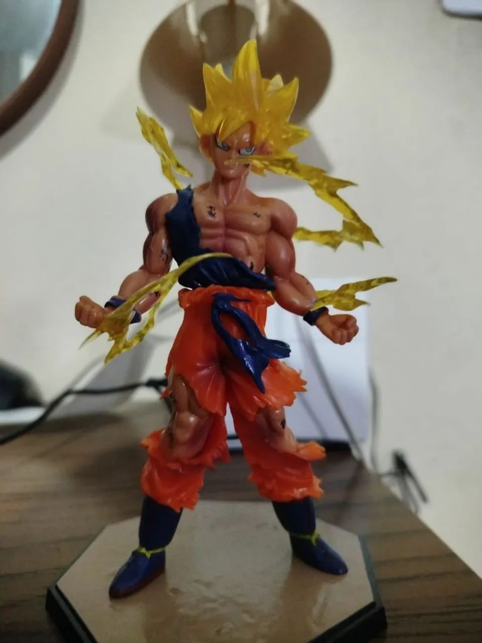 Action Figure Goku Super Saiyajin