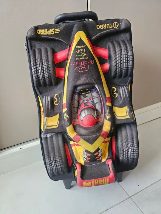 Mochila escolar 3 rodinhas  Maxtoy em ótimo estado de conservação 
