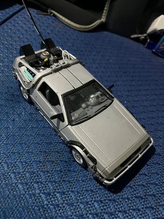 DeLorean DMC-12 - Máquina do Tempo - Escala 1:24 - Foto 2