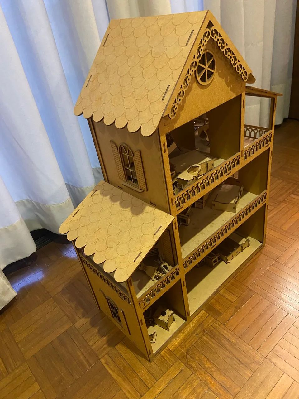 Casinha madeira brinquedo com móveis  - Foto 2