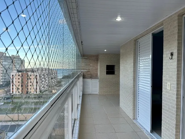 Apartamento com 3 dorms, a 100 metros da praia no Centro/Bertioga
