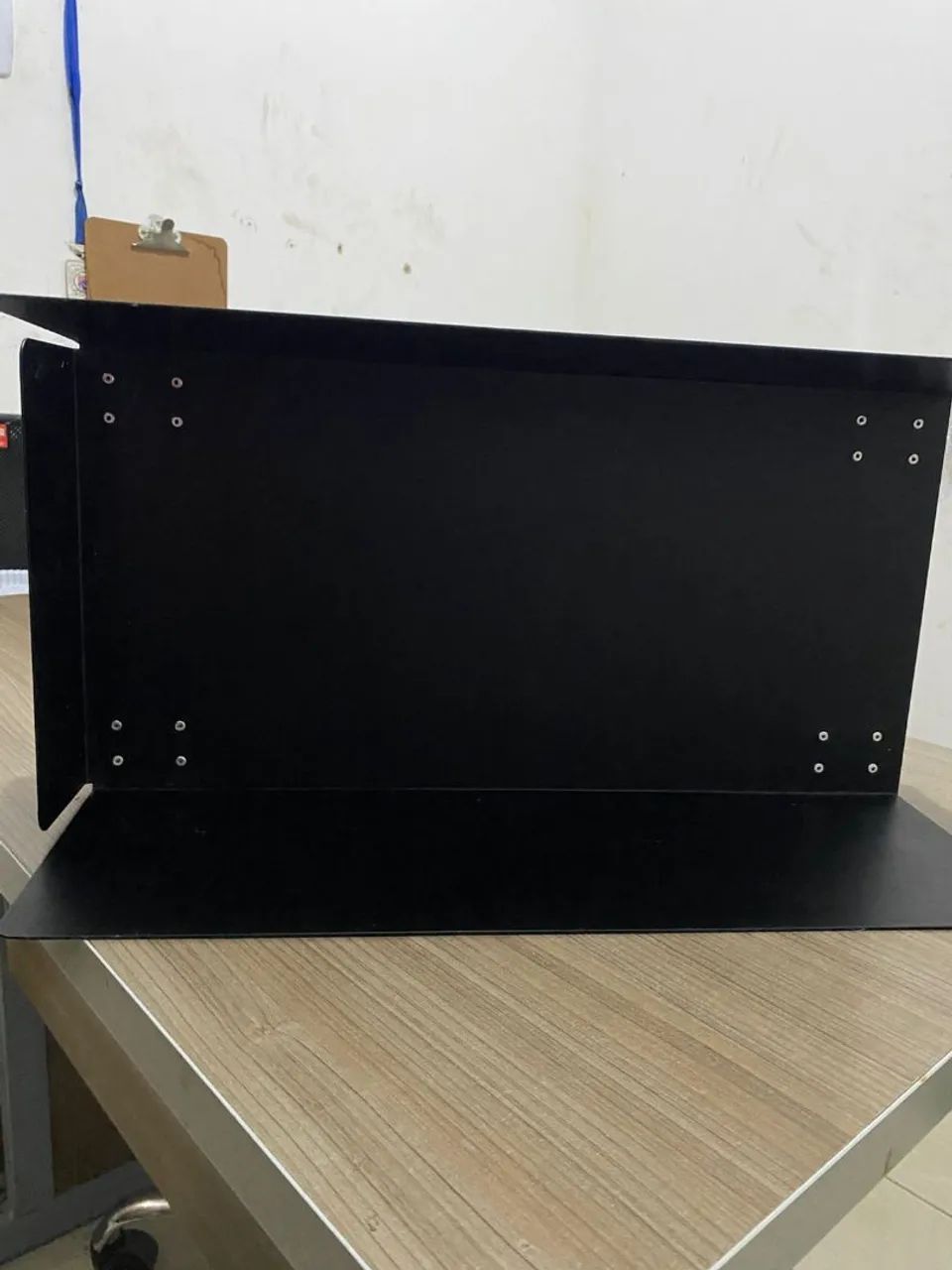  Vendo um suporte de computador 