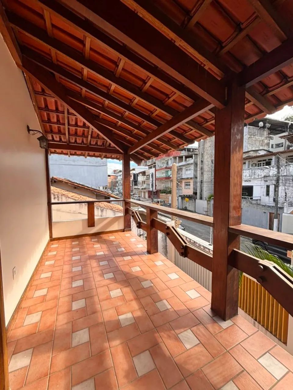 Uma casa espaçosa, ventilada e com 3 pavimentos - Foto 2