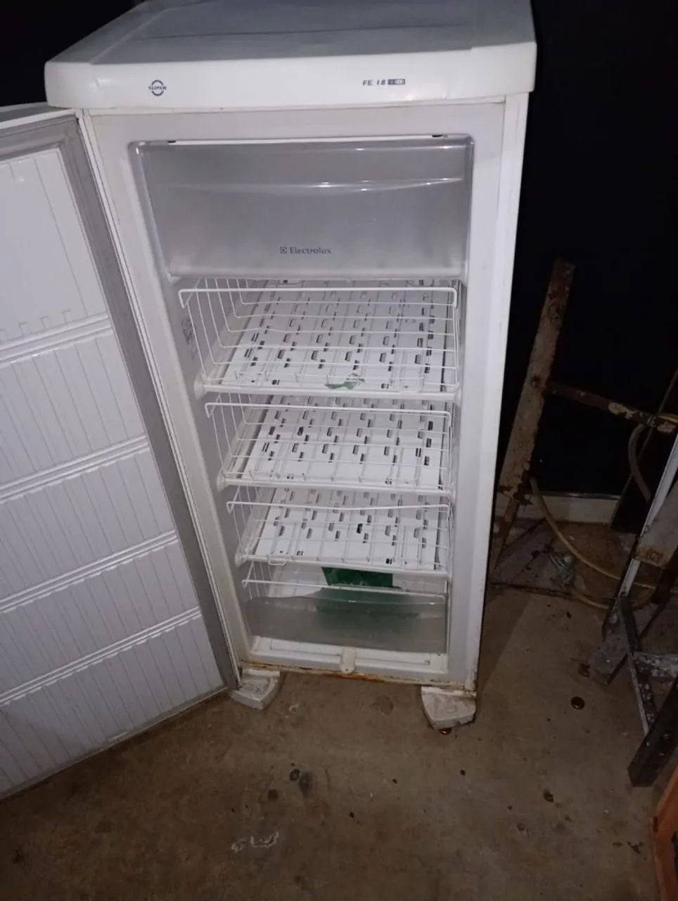 Vendo frizer Eletrolux 4 gavetas