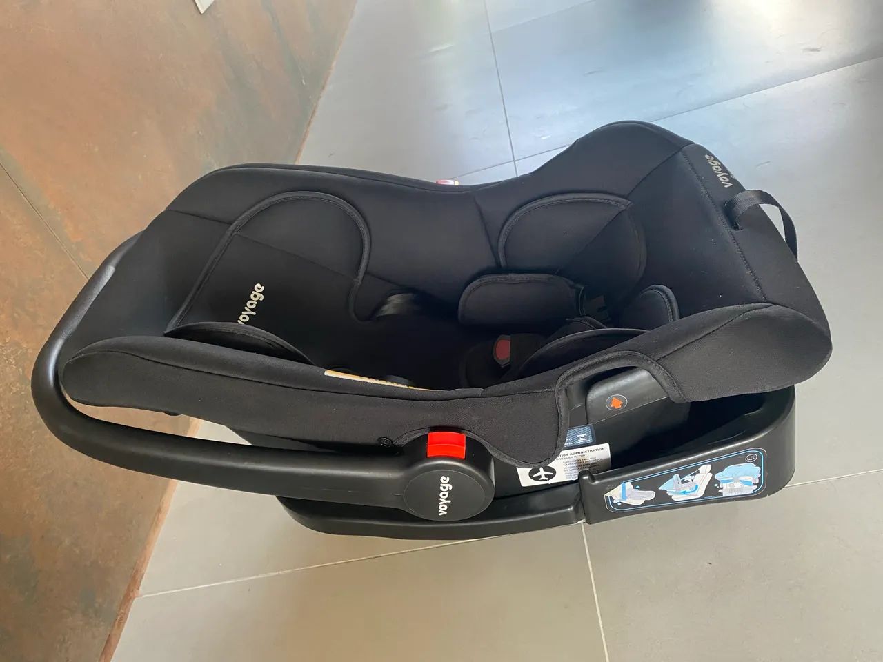 Bebê conforto  com brinde 