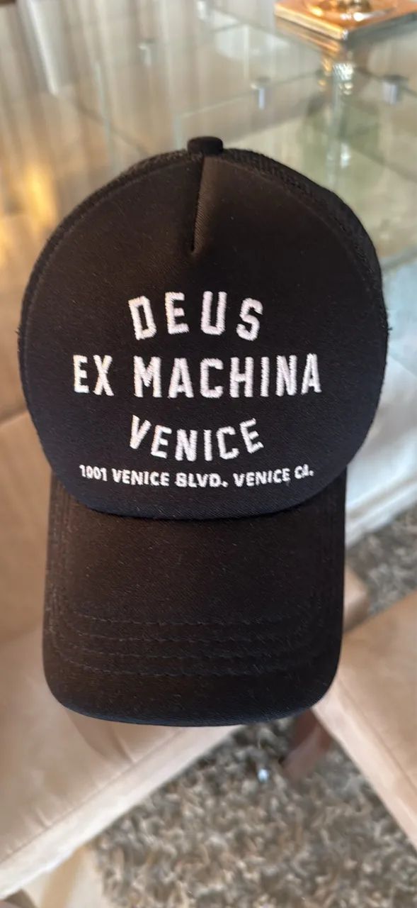 Boné Deus Ex Machina