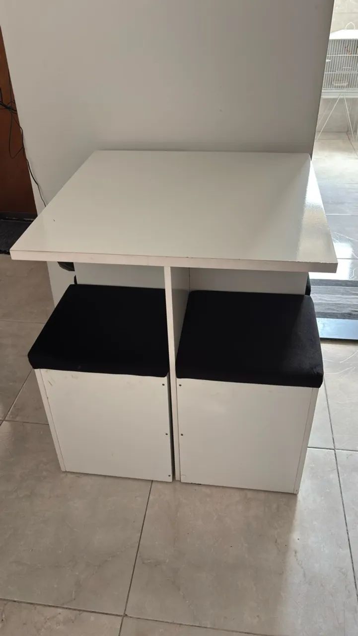 Mesa 4 cadeira/banqueta baú 