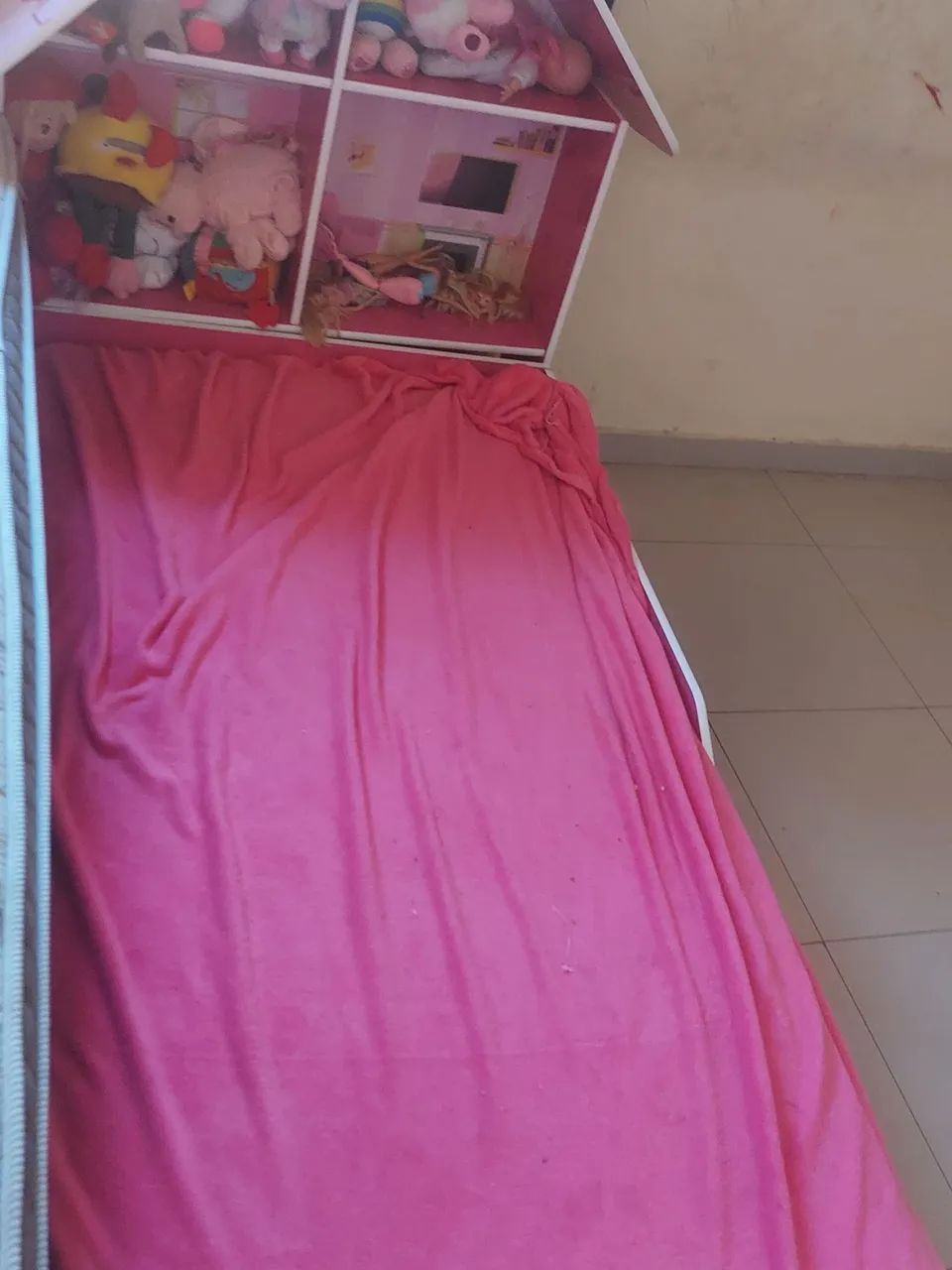 Vendo cama infantil da barbie 