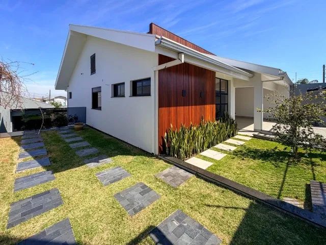 Vende-se casa jardim oriental
