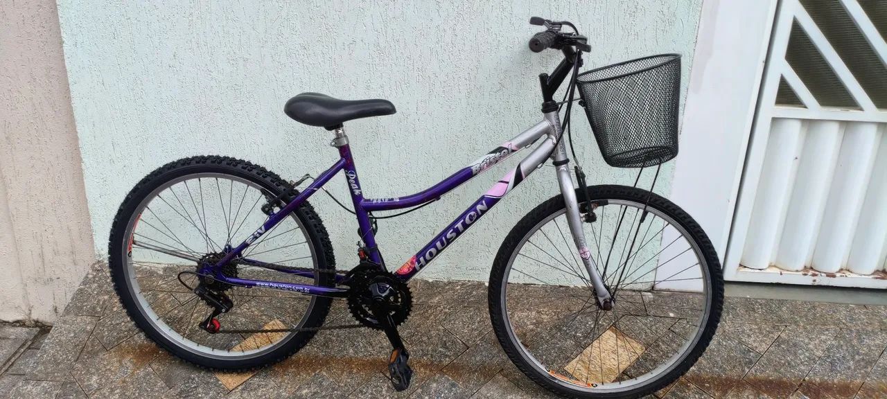 Bicicleta aro 24 Com cestinha!