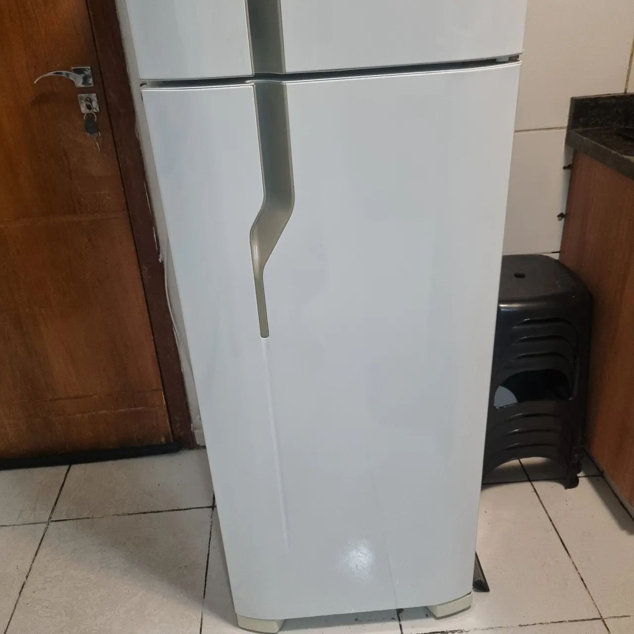 Geladeira electrolux 260L usada - Foto 2