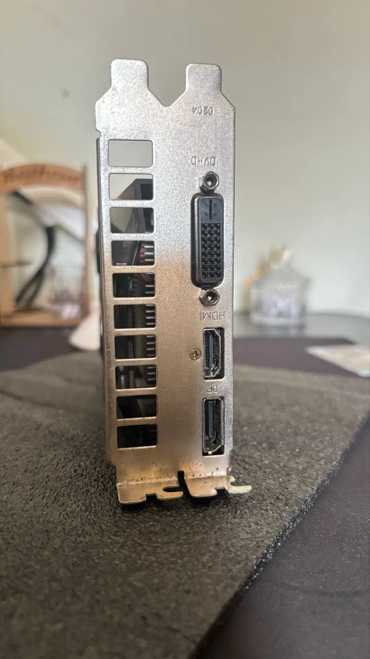 GTX 1050 Ti 4GB  - Foto 2