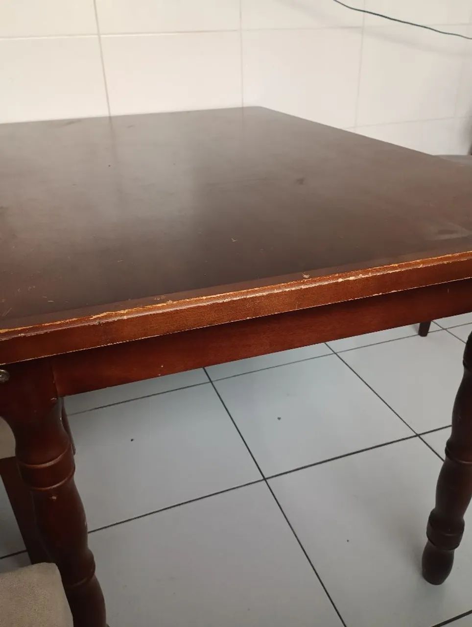 Jogo de mesa e 4 cadeiras madeira maciça  - Foto 2