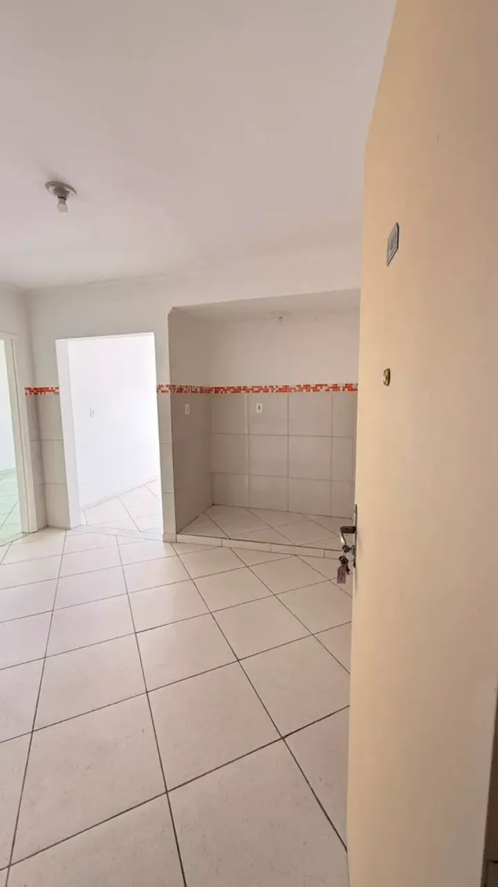 Apartamento espaçoso com 2 quartos para aluguel em Itaboraí Centro - Foto 3
