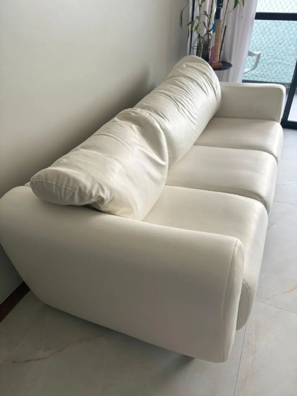 Sofá De Couro Branco 3 Lugares Confortável (Usado) - Foto 5