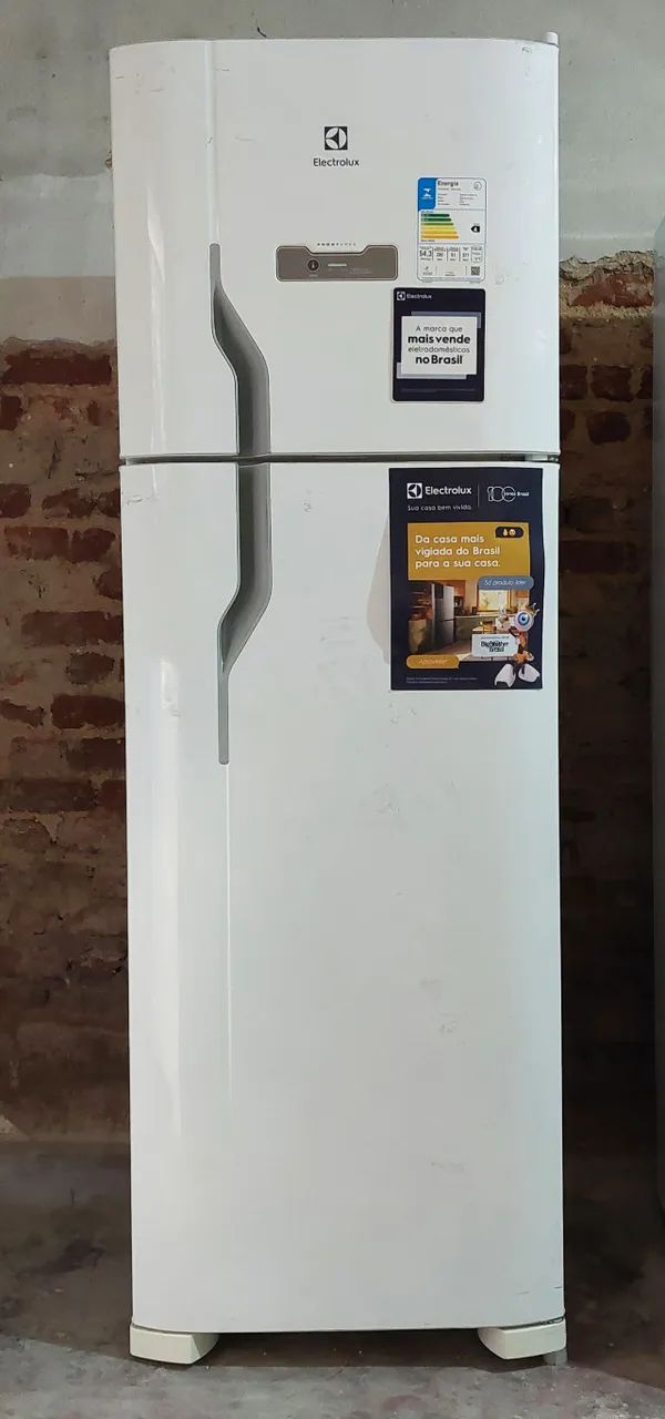 Geladeira Electrolux 371L Nova