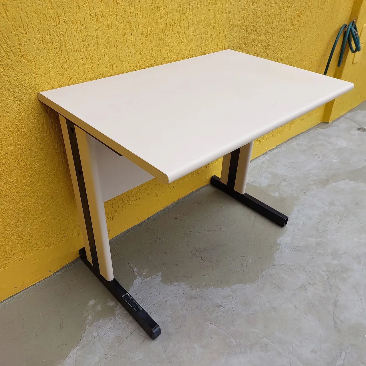 Mesa escritório 90x60cm bege - Foto 4