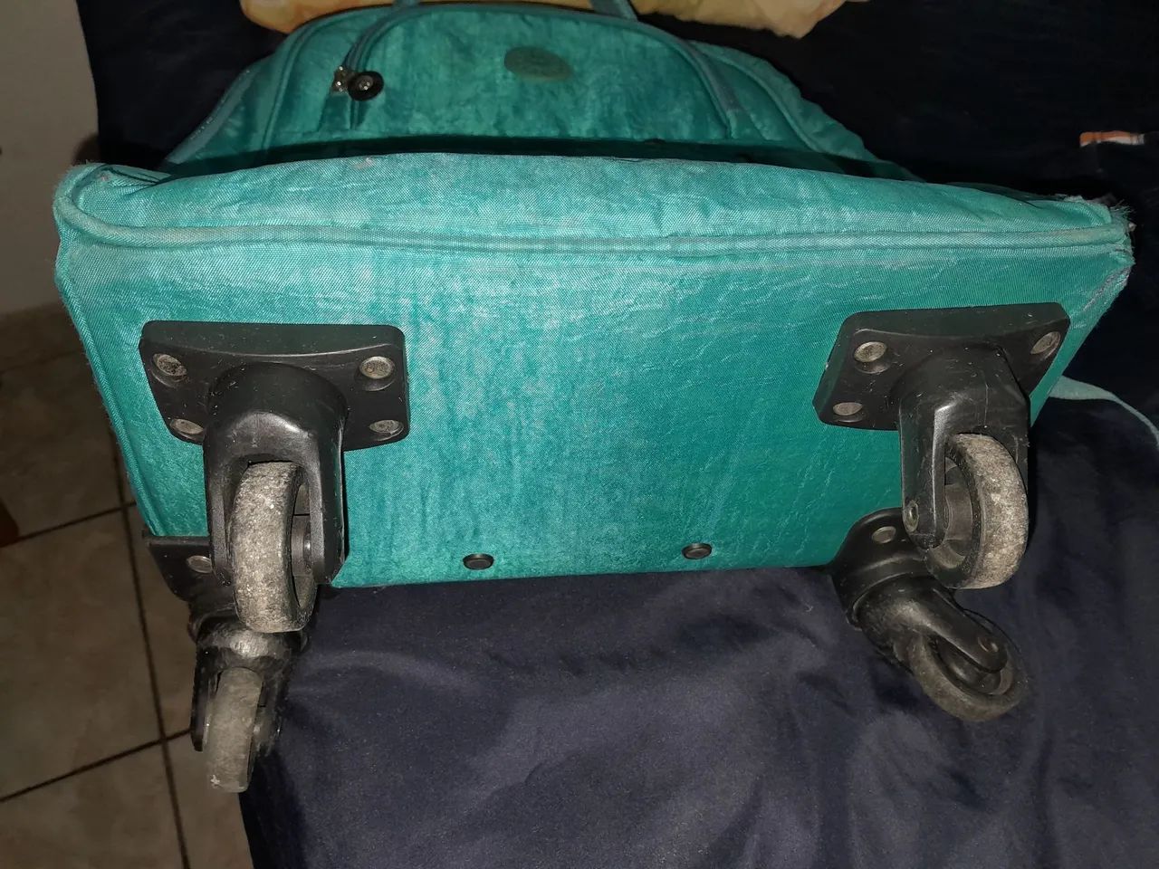 Vendo mochila estilo mala de viagem  - Foto 4