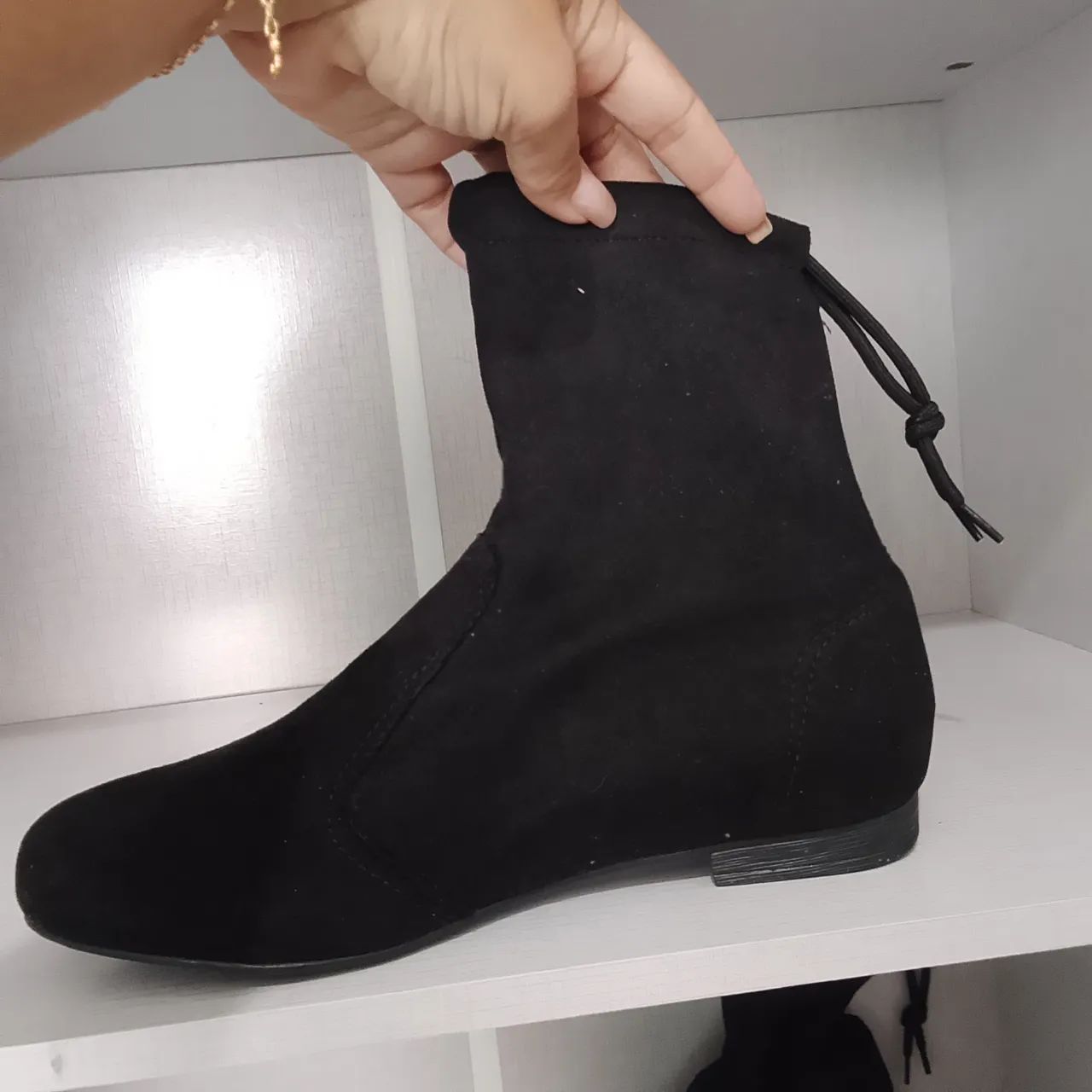 Bota em camurça preto n 37 NOVA  - Foto 2
