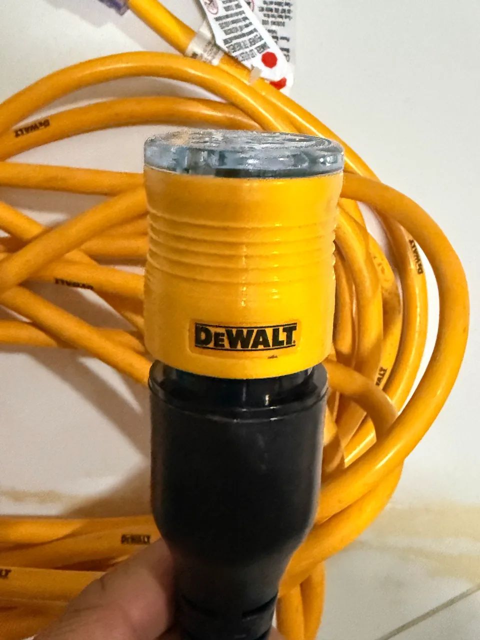 CABO DE EXTENSÃO ELÉTRICA DEWALT 25 FT - Foto 2