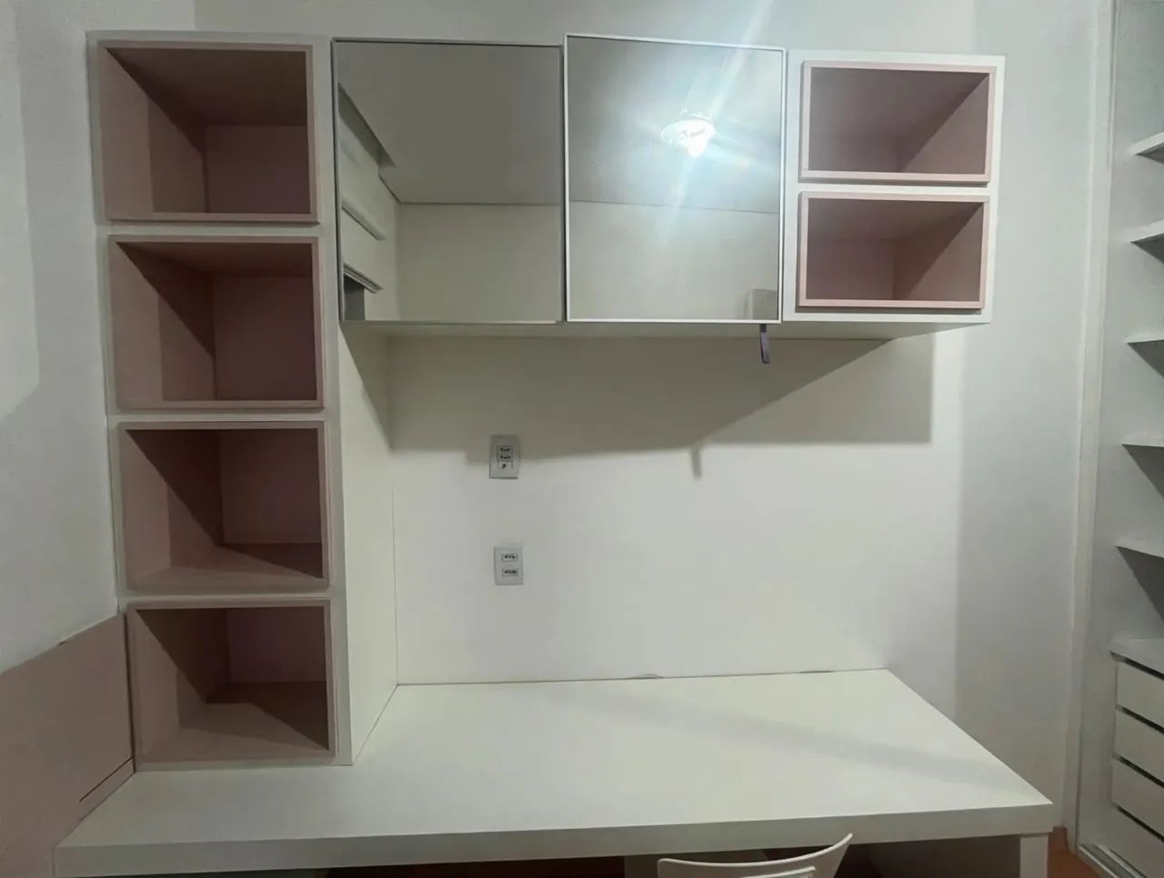 Bancada e armários quarto infantil 