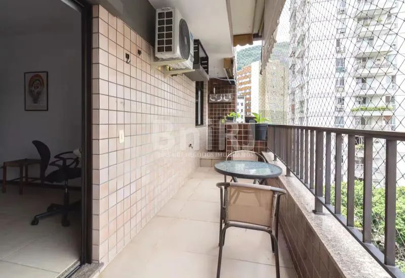 Apartamento amplo no Humaitá - Foto 2
