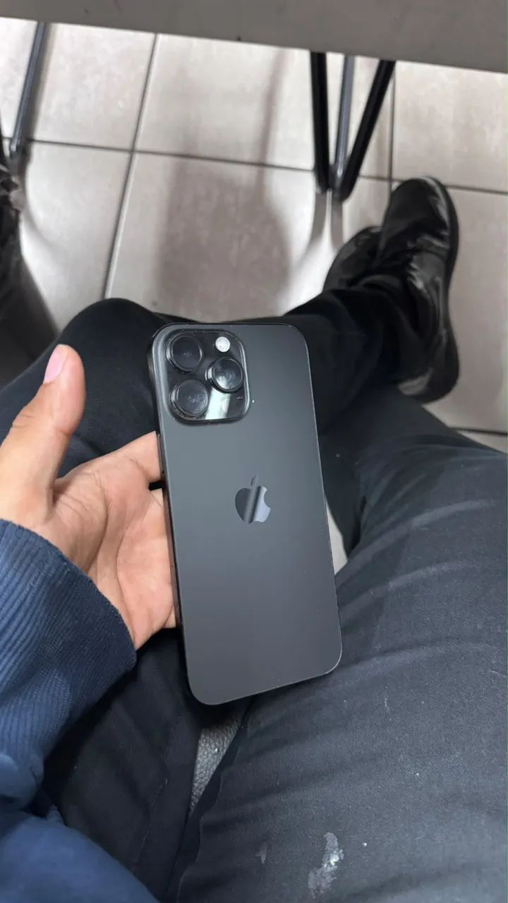 Iphone 16 pro max  - Foto 4