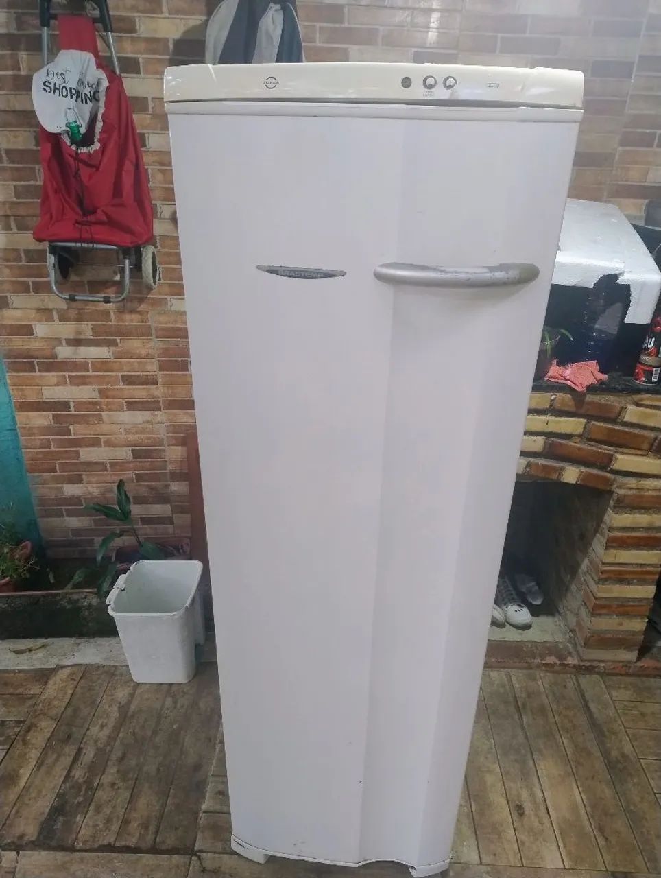 Freezer FE26 usado, gelando bem