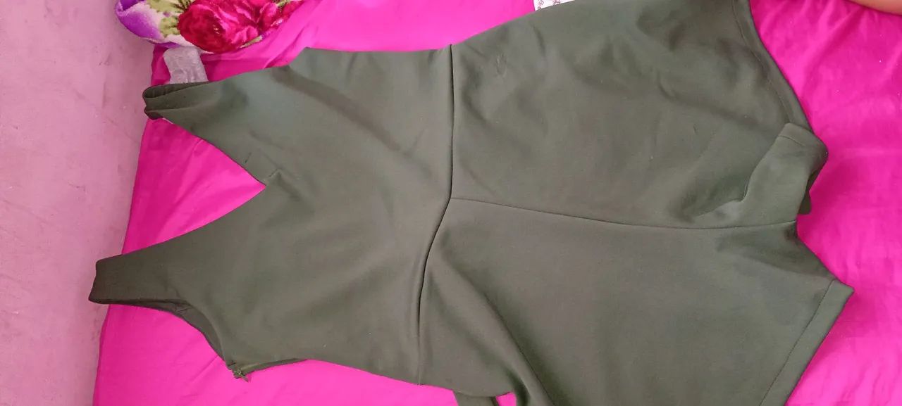 Vendo macaquinho com shorts saia - Foto 2