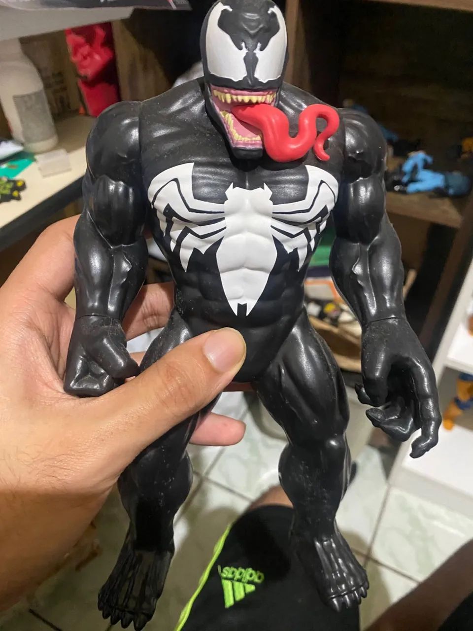 Bonecos Venom e Carnificina da Marvel 