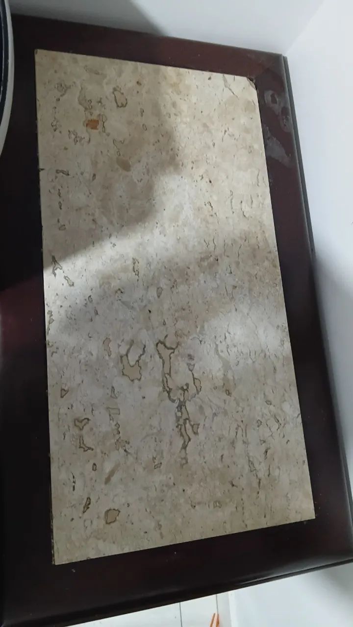 Mesa de madeira com tampo de pedra  - Foto 3
