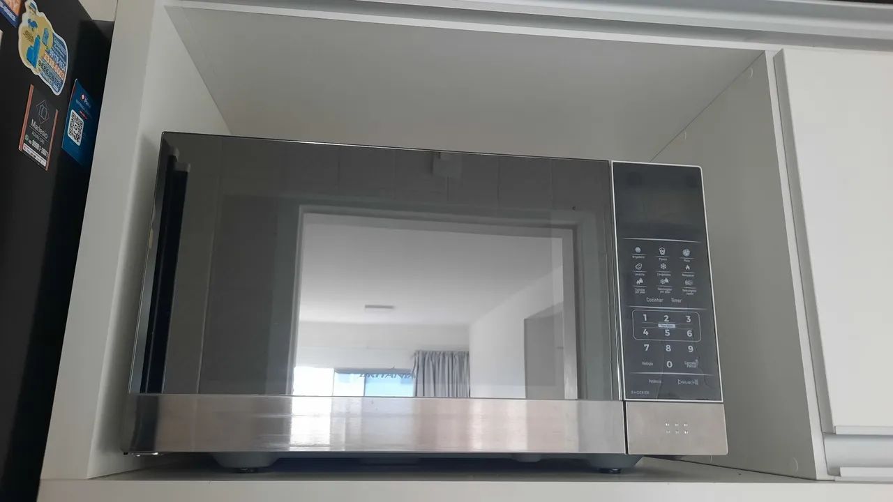 Micro-ondas Britânia 