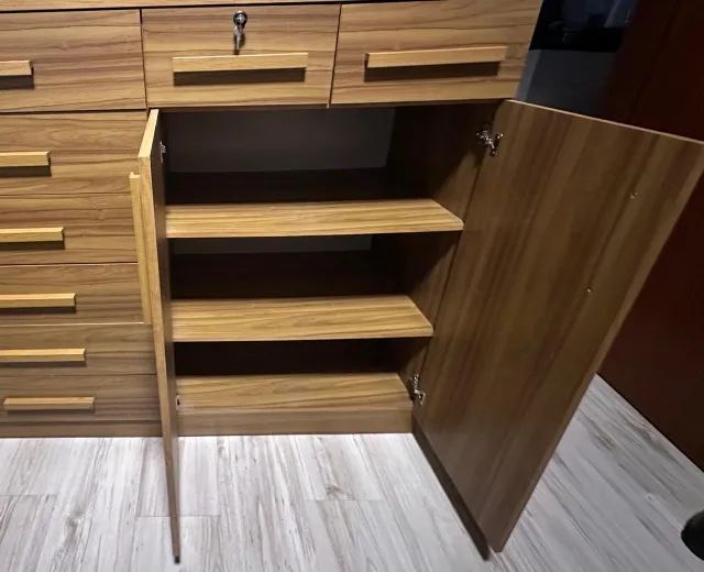 Cômoda 8 Gavetas e 2 Portas - Estado de Nova! - Foto 2