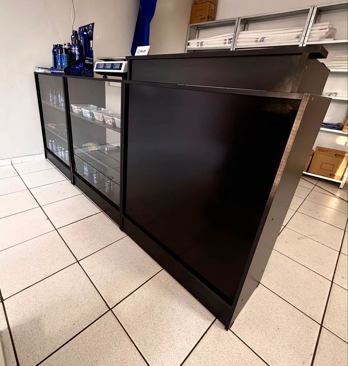 Balcão de Atendimento com Vitrine - 3 Módulos  - Foto 2