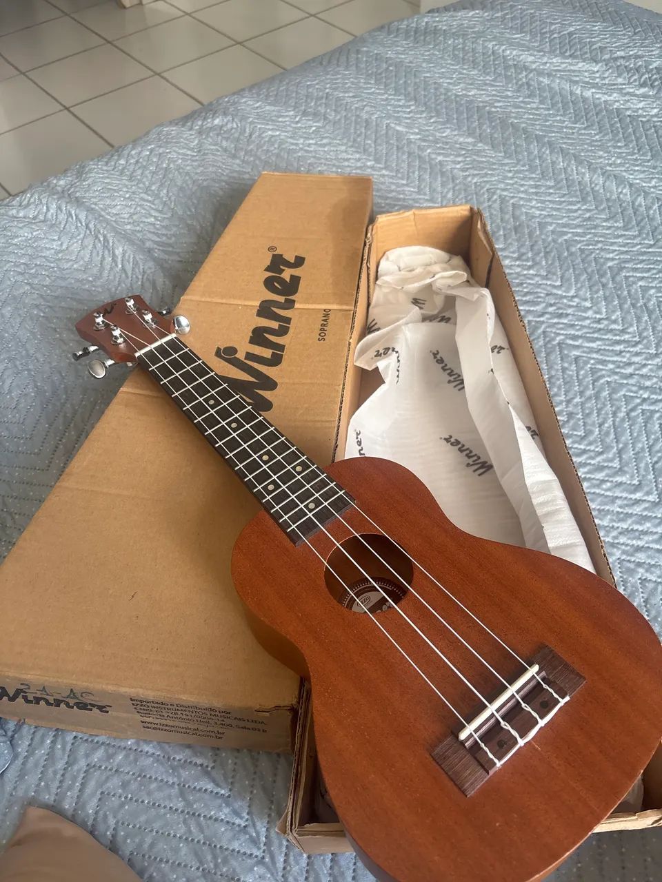 Ukulele nunca usado