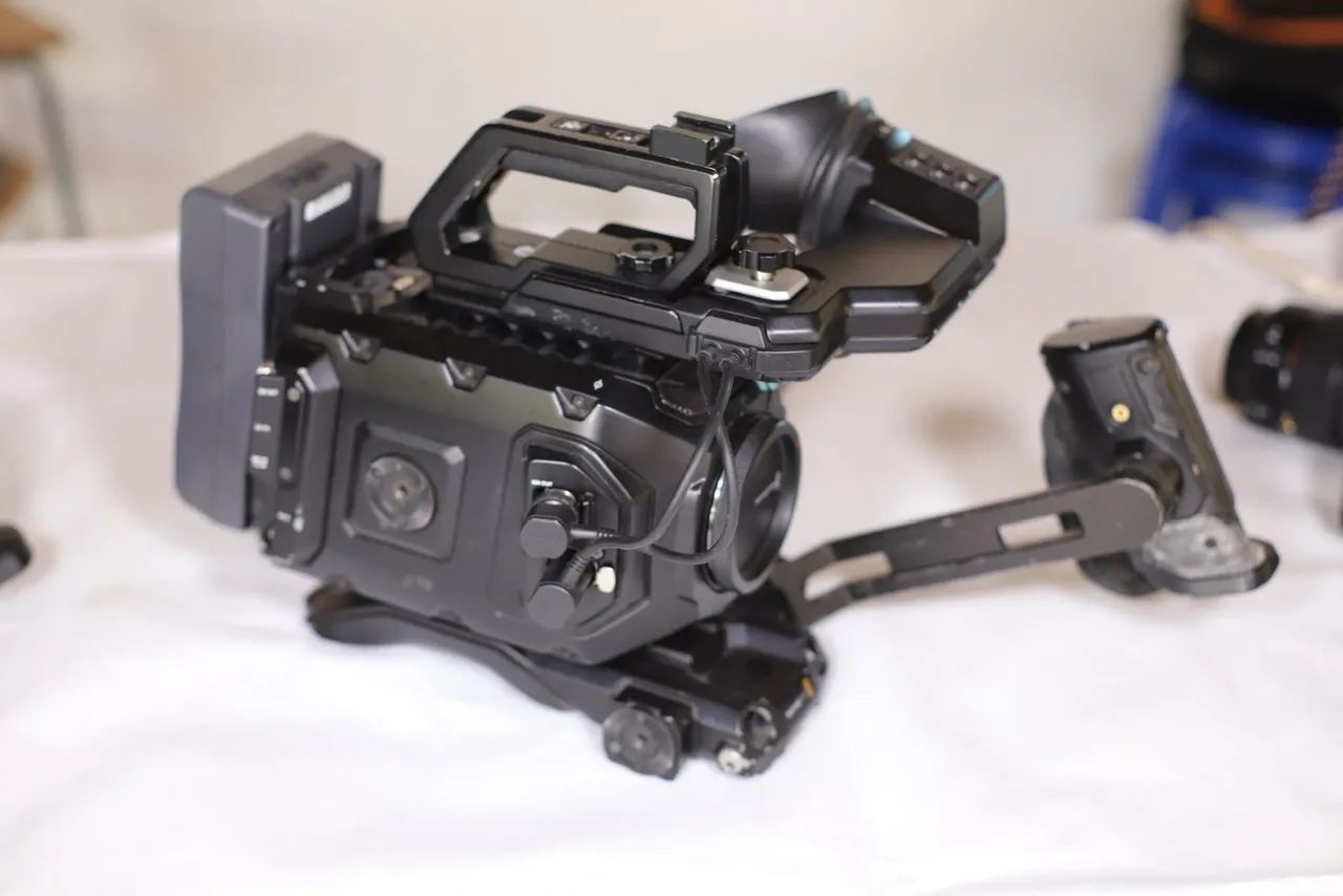 Câmera de vídeo Blackmagic mini ursa 4k  - Foto 2