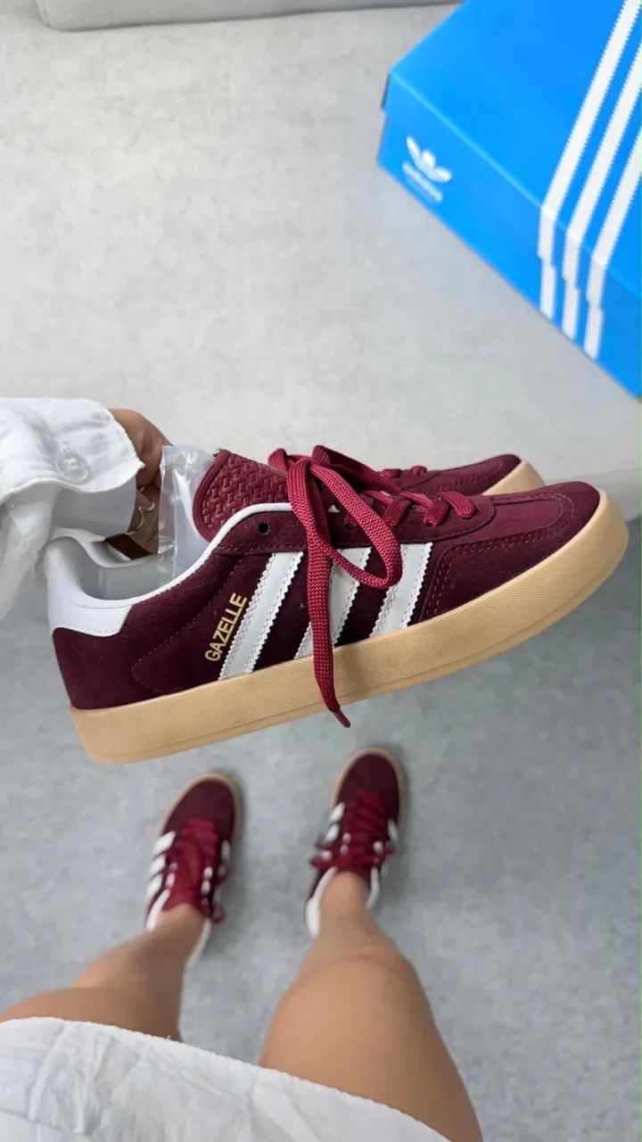 Tenis gazelle bordo vinho R$170,00