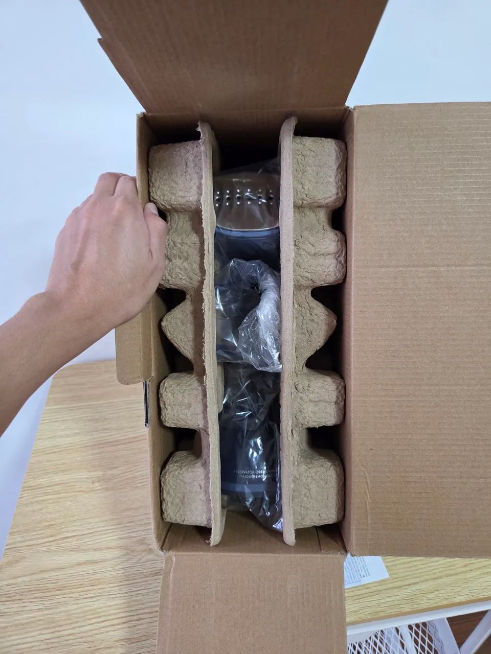 Vaporizador portátil de roupas novo da Electrolux vapor contínuo vertical 127v 1200w - Foto 5