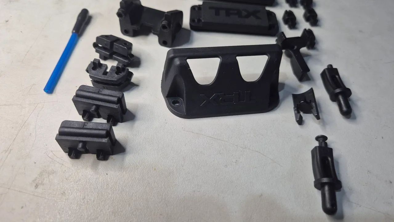 Rc Automodelo Traxxas Partes Plásticas Revo Erevo Slayer etc... - Foto 2