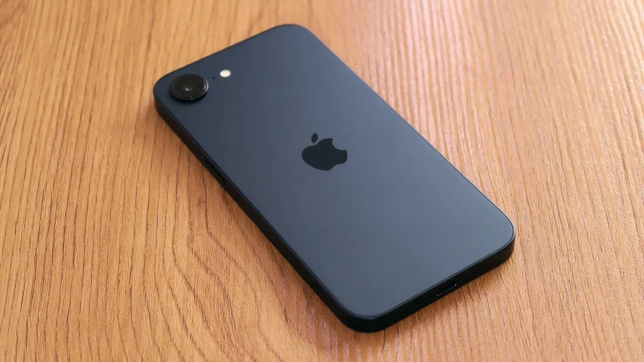 Vendo IPhone 16e - Foto 3