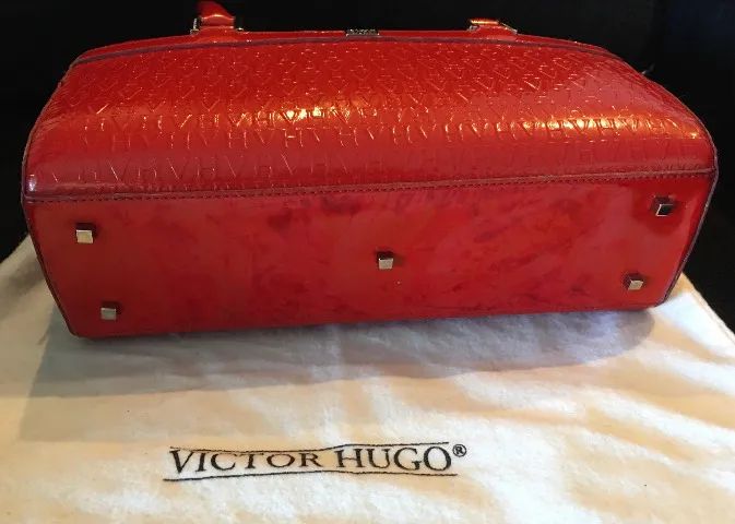 Bolsa Victor Hugo rectangular de vinil vermelha - Foto 5