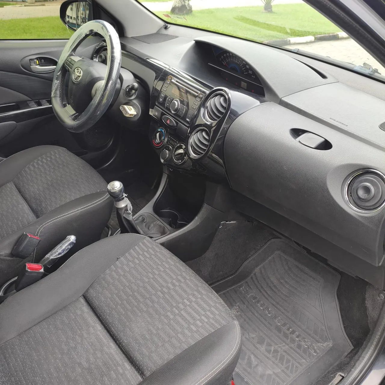 Toyota Etios CROSS 1.5 Flex 16V 5p Mec., foto 11 de 15