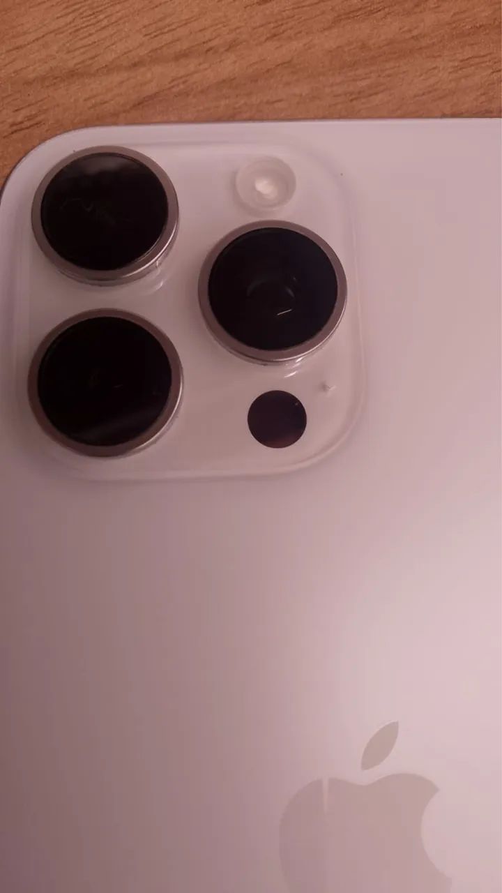 Iphone 16 pro max  - Foto 2
