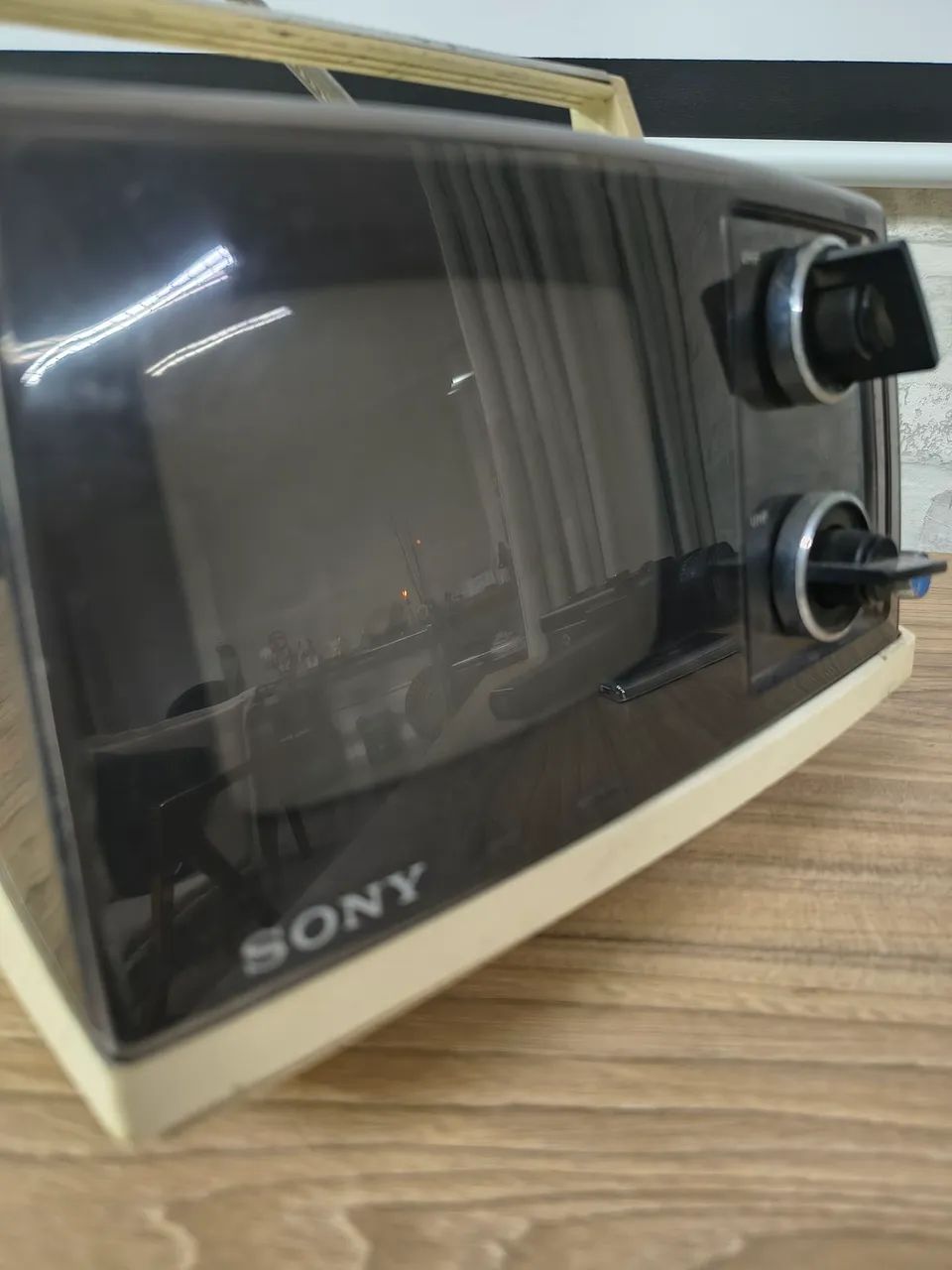 Televisor Portátil Sony Antigo - Vintage / Retrô - Item de Colecionador - Foto 3