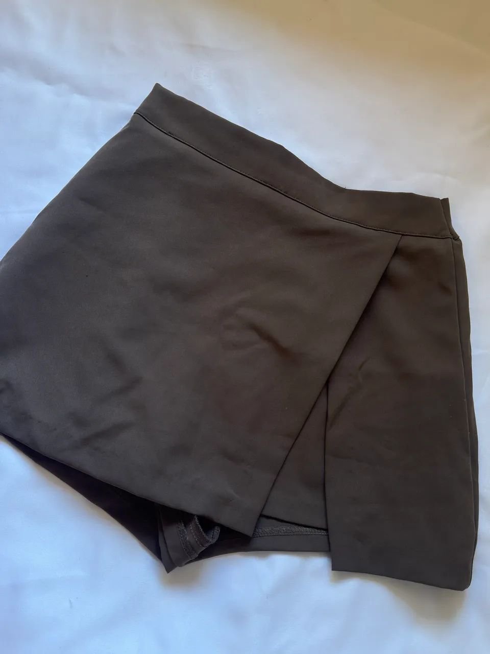 Short saia marrom 