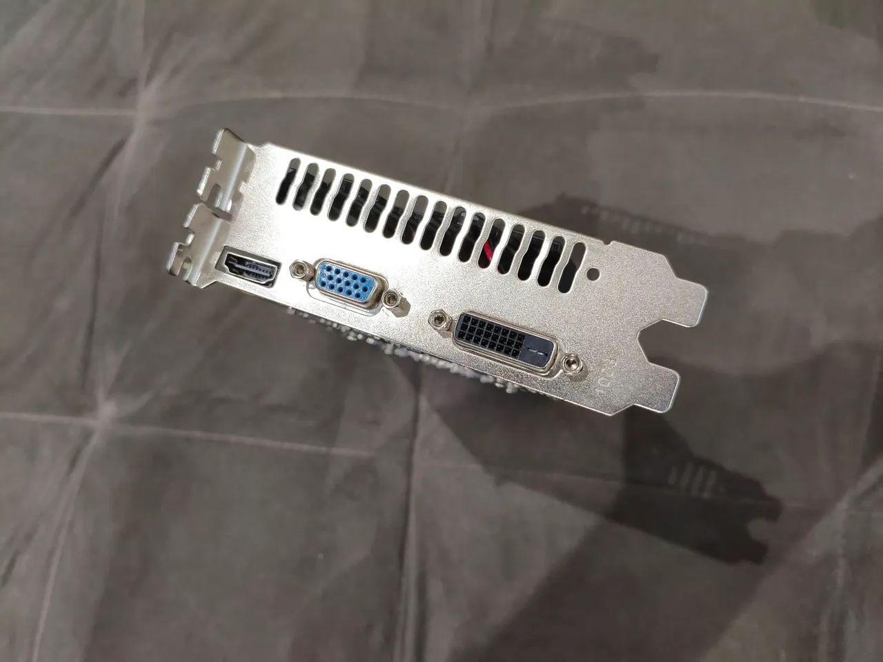 Placa de vídeo - GTX 550Ti 2Gb - funcionando perfeitamente - Foto 3