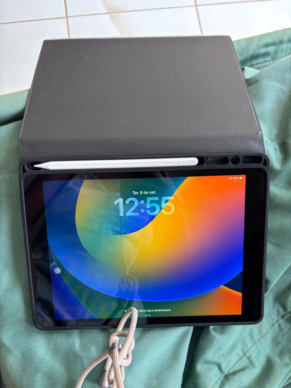 iPad 9 com acessórios 