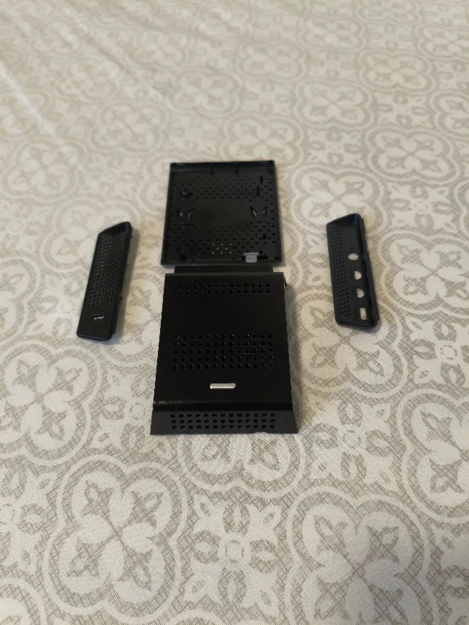 Gabinete Premium estilo Mini PC para Raspberry Pi 4 (Com Cooler e Botão Power) - Foto 5